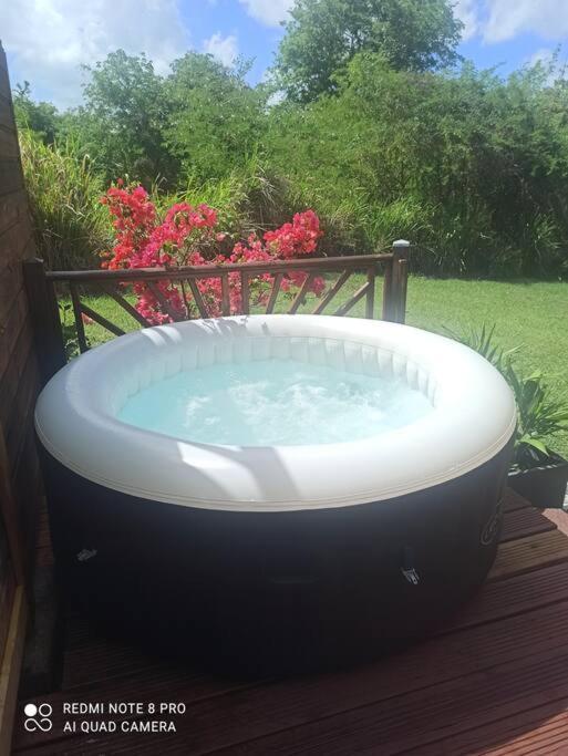 Ti-Case Appartement Jacuzzi A 100M De La Plage Sainte-Luce Eksteriør bilde