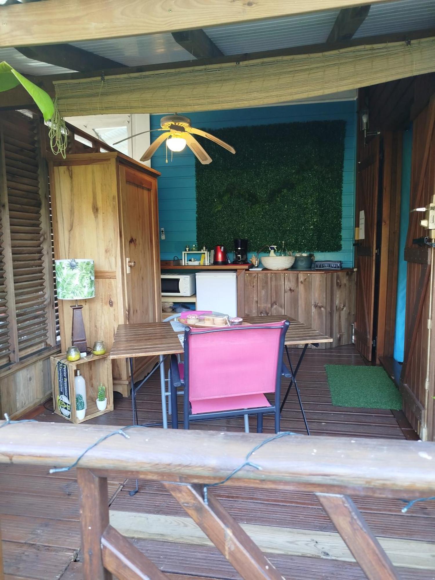 Ti-Case Appartement Jacuzzi A 100M De La Plage Sainte-Luce Eksteriør bilde
